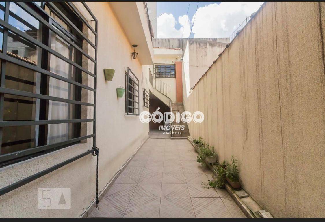 Sobrado à venda com 2 quartos, 218m² - Foto 11