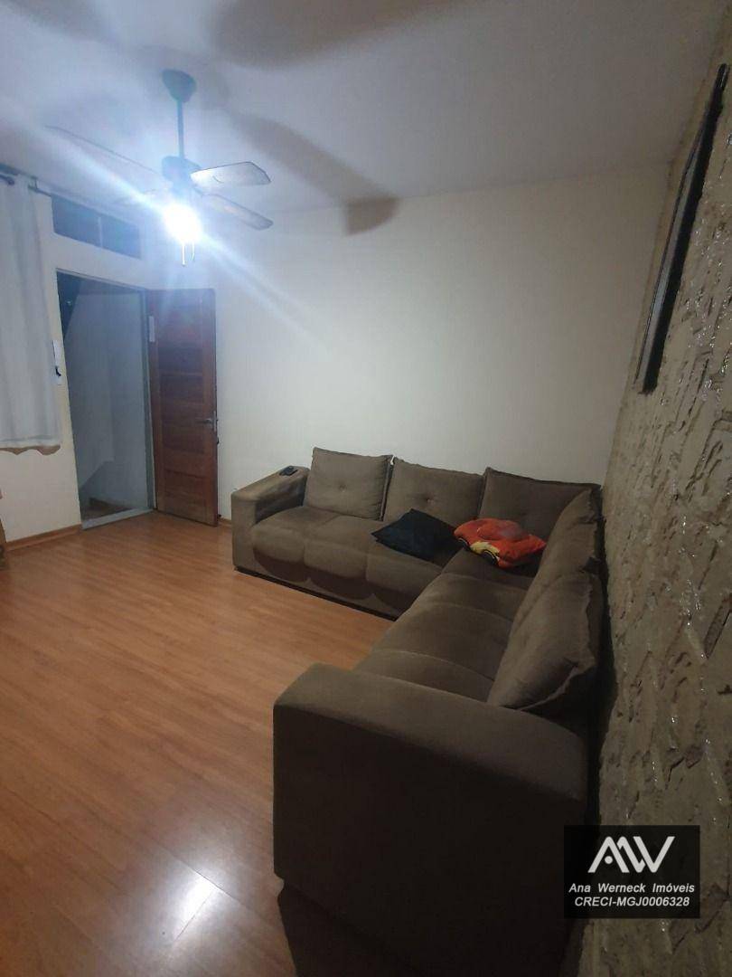 Casa à venda com 3 quartos, 90m² - Foto 2