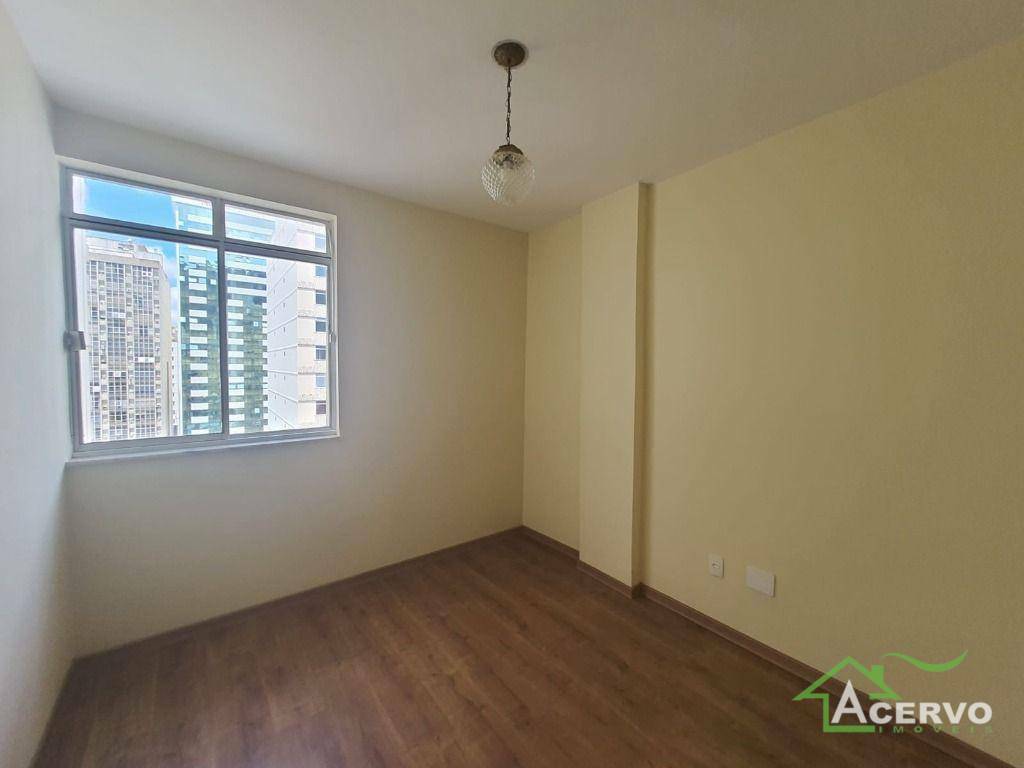 Apartamento à venda com 3 quartos, 122m² - Foto 9