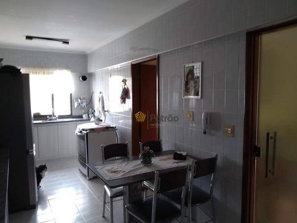 Apartamento à venda com 3 quartos, 133m² - Foto 19