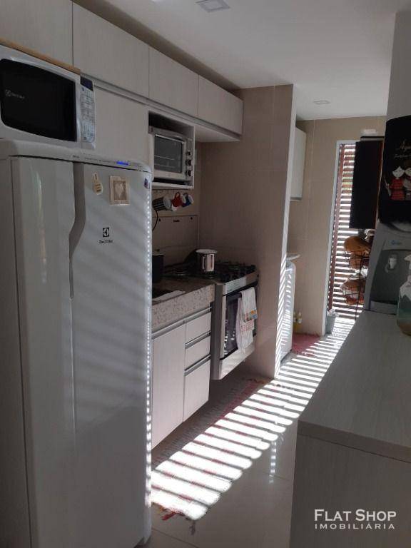 Apartamento à venda com 2 quartos, 66m² - Foto 17