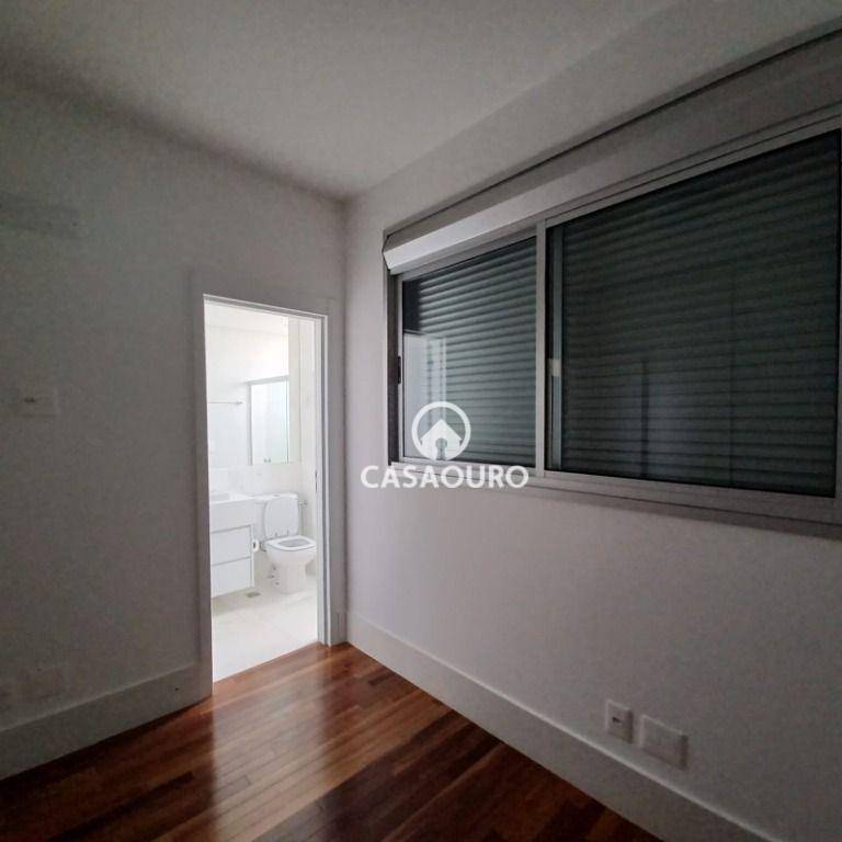 Apartamento à venda com 4 quartos, 217m² - Foto 15