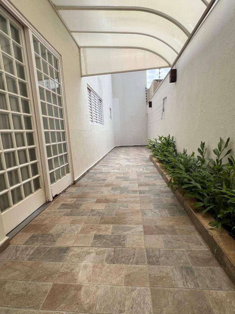 Sobrado à venda com 4 quartos, 220m² - Foto 33