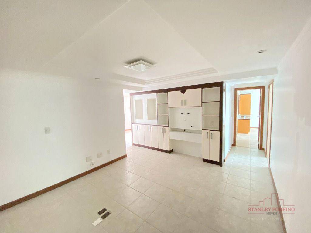 Apartamento à venda com 3 quartos, 241m² - Foto 17