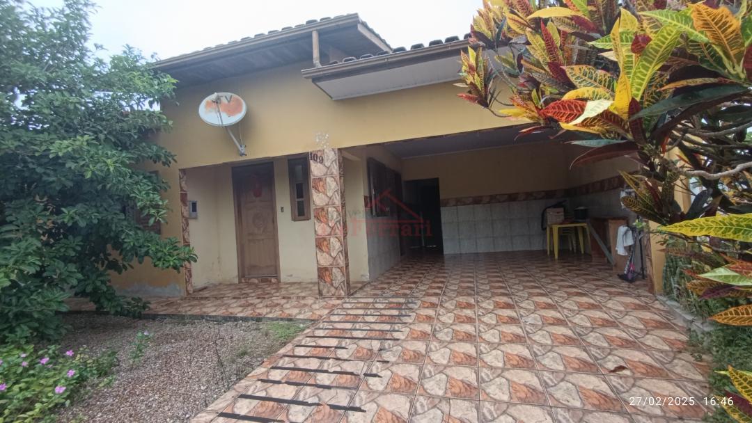 Casa à venda com 3 quartos, 20m² - Foto 1