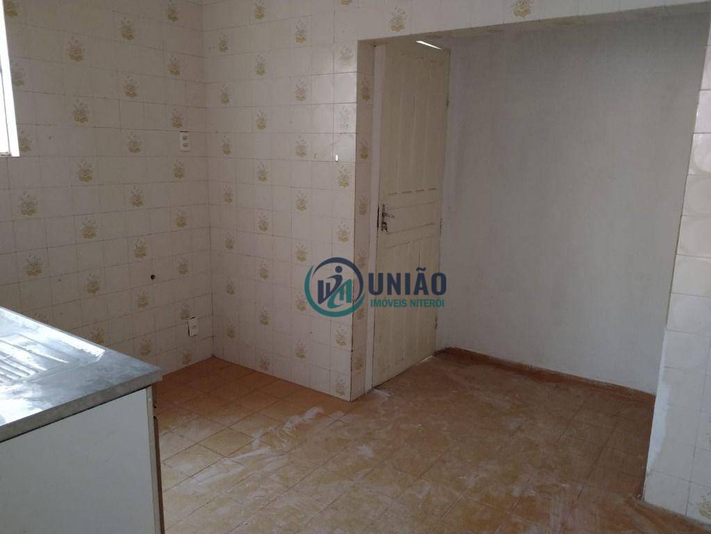 Casa à venda com 4 quartos, 150m² - Foto 5