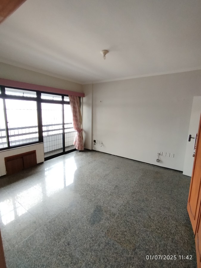Apartamento para alugar com 3 quartos, 197m² - Foto 35