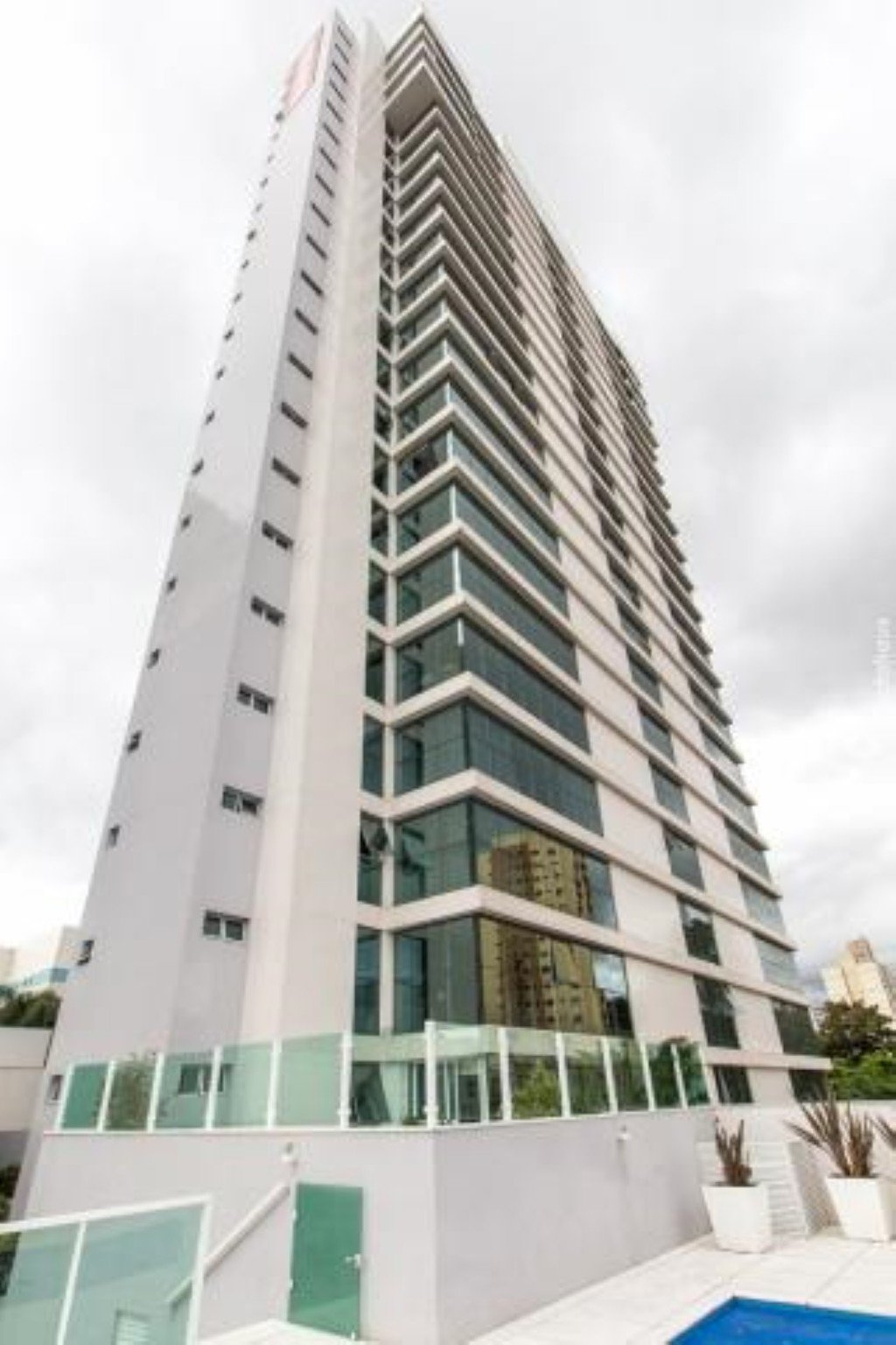 Apartamento à venda com 3 quartos, 176m² - Foto 2