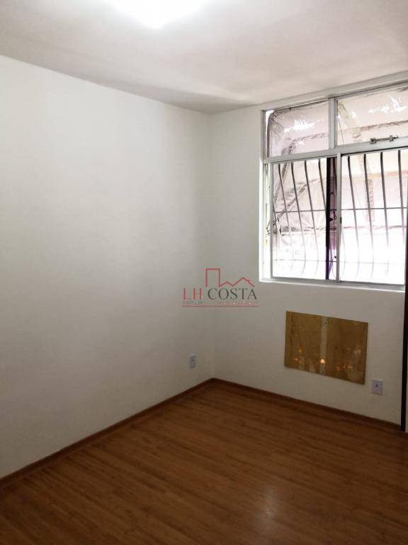 Apartamento à venda com 2 quartos, 79m² - Foto 4