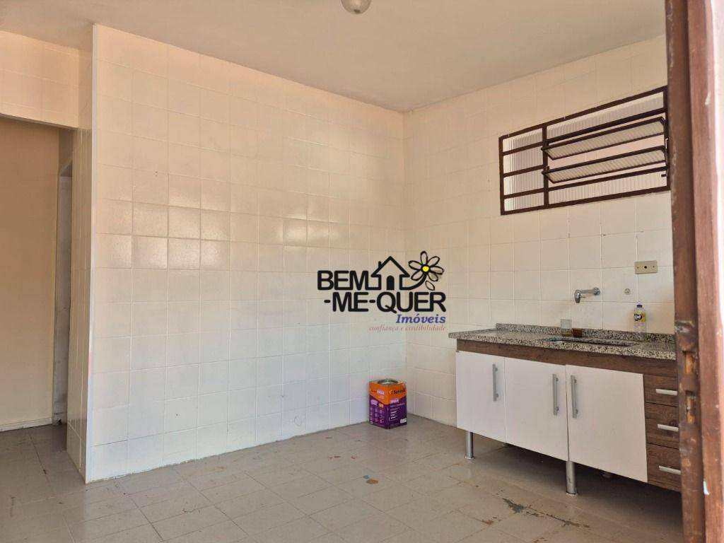 Casa à venda e aluguel com 3 quartos, 200m² - Foto 20