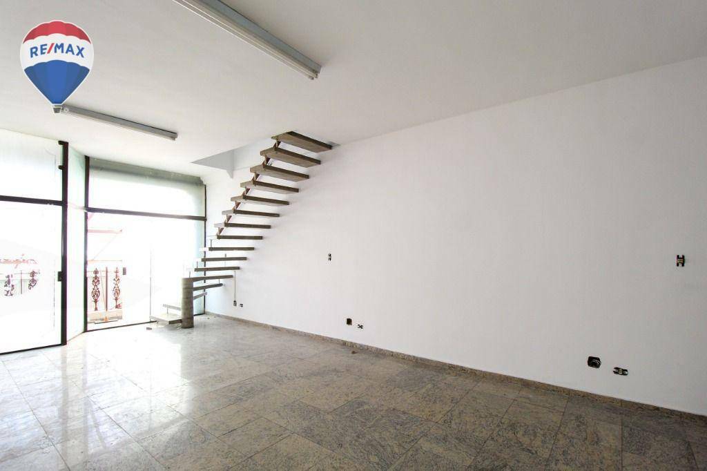 Casa para alugar com 4 quartos, 320m² - Foto 5