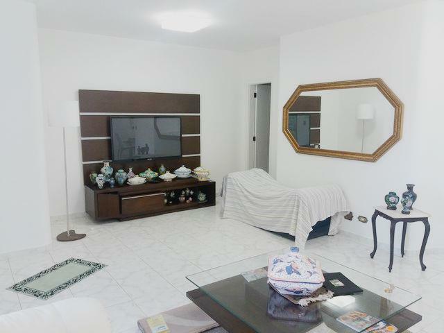 Apartamento à venda com 3 quartos, 215m² - Foto 3