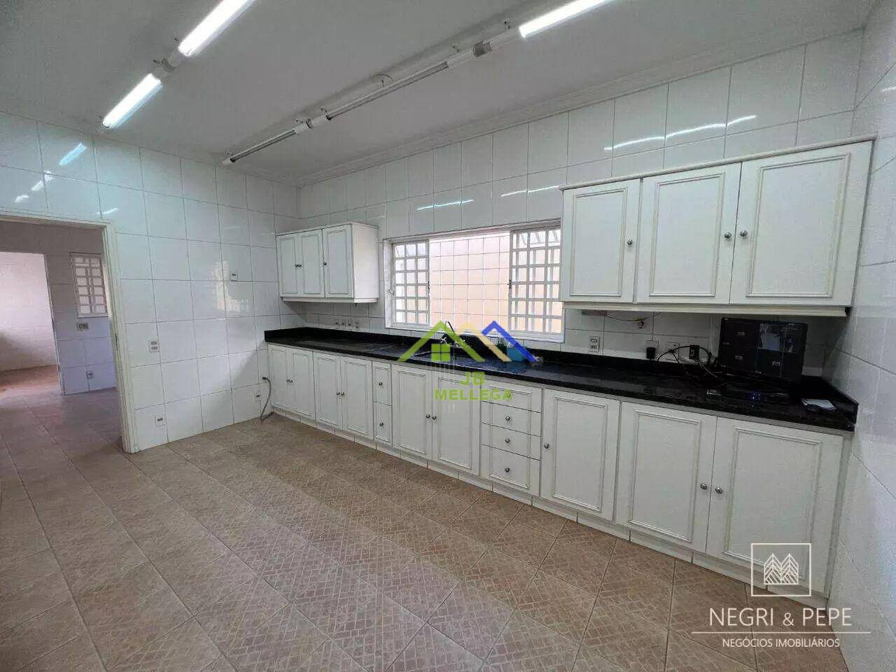 Casa à venda com 4 quartos, 230m² - Foto 17