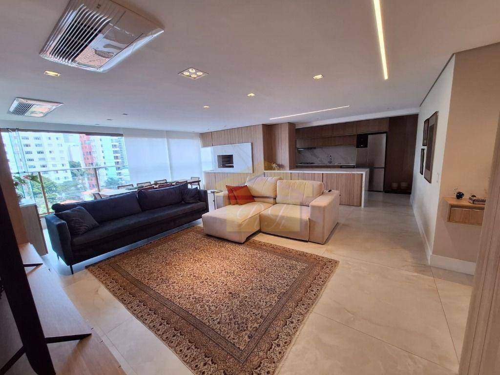 Apartamento à venda com 3 quartos, 145m² - Foto 1