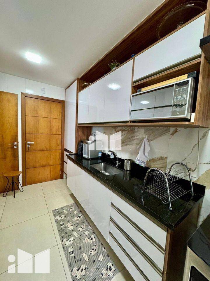 Apartamento à venda com 3 quartos, 162m² - Foto 6