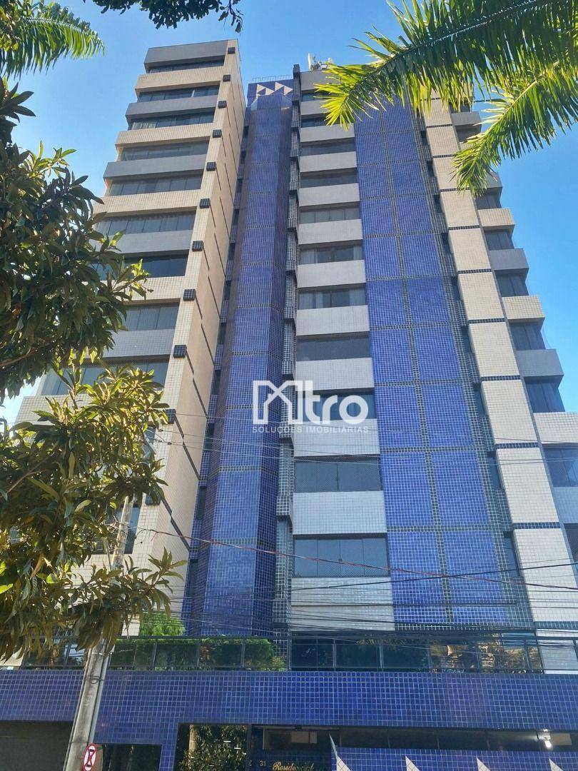 Apartamento à venda com 4 quartos, 180m² - Foto 1