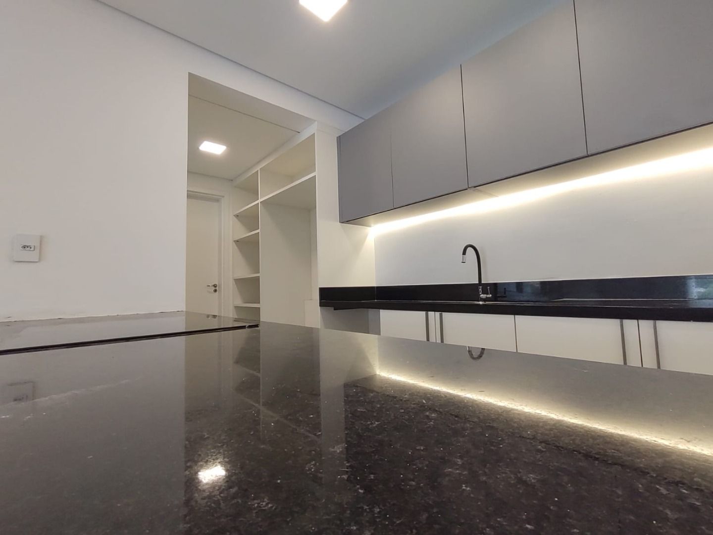 Apartamento à venda com 2 quartos, 86m² - Foto 4