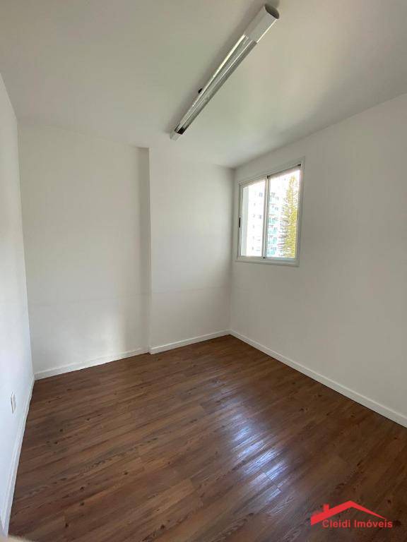 Apartamento à venda com 3 quartos, 105m² - Foto 13