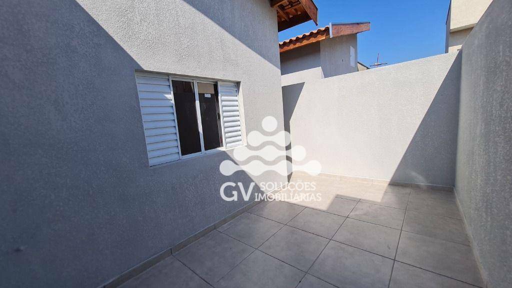 Casa à venda com 2 quartos, 70m² - Foto 6