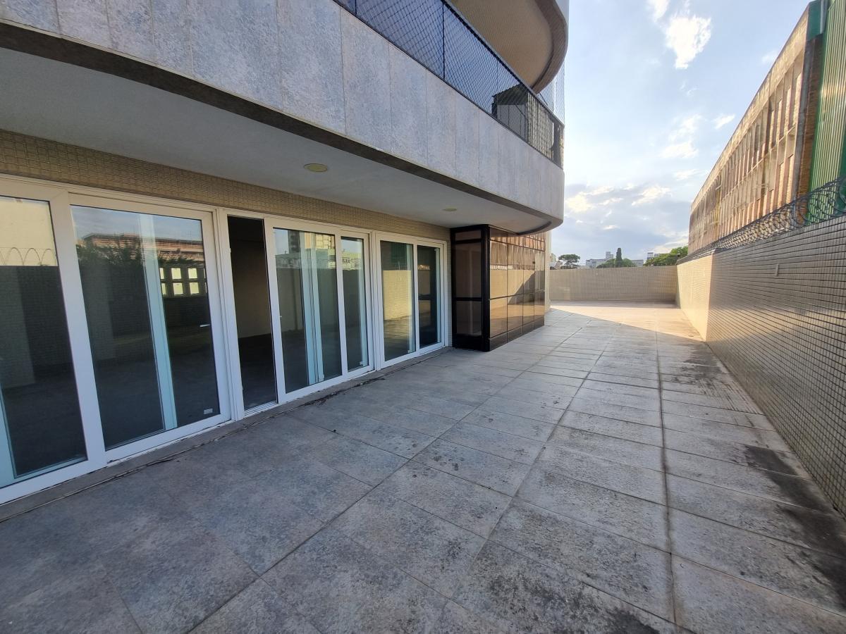 Apartamento à venda com 3 quartos, 207m² - Foto 1