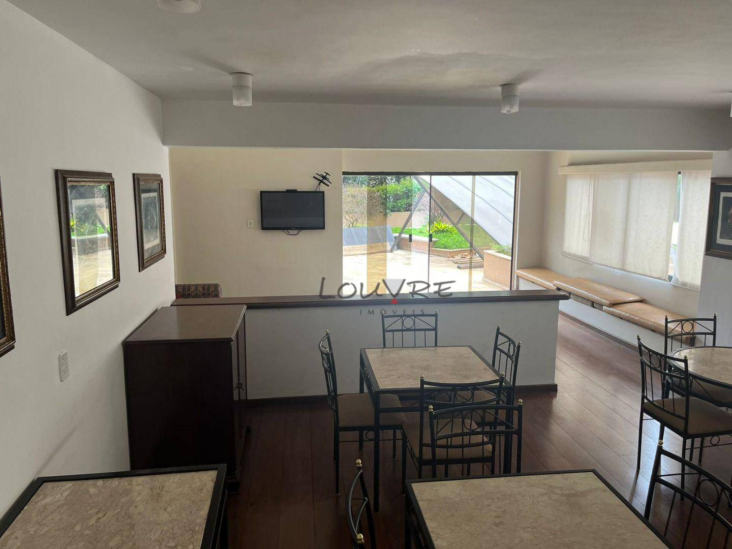 Apartamento para alugar com 4 quartos, 235m² - Foto 5