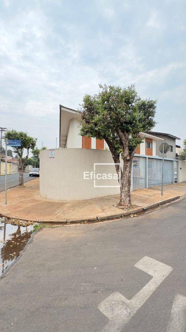 Casa à venda com 5 quartos, 400m² - Foto 2