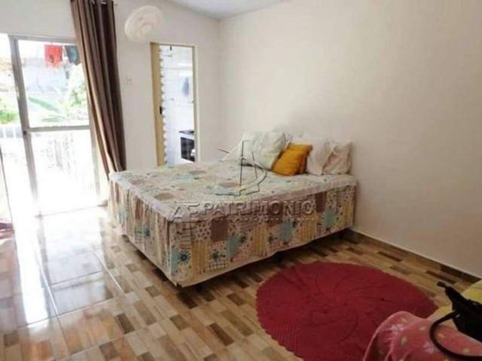 Casa à venda com 4 quartos, 800m² - Foto 1