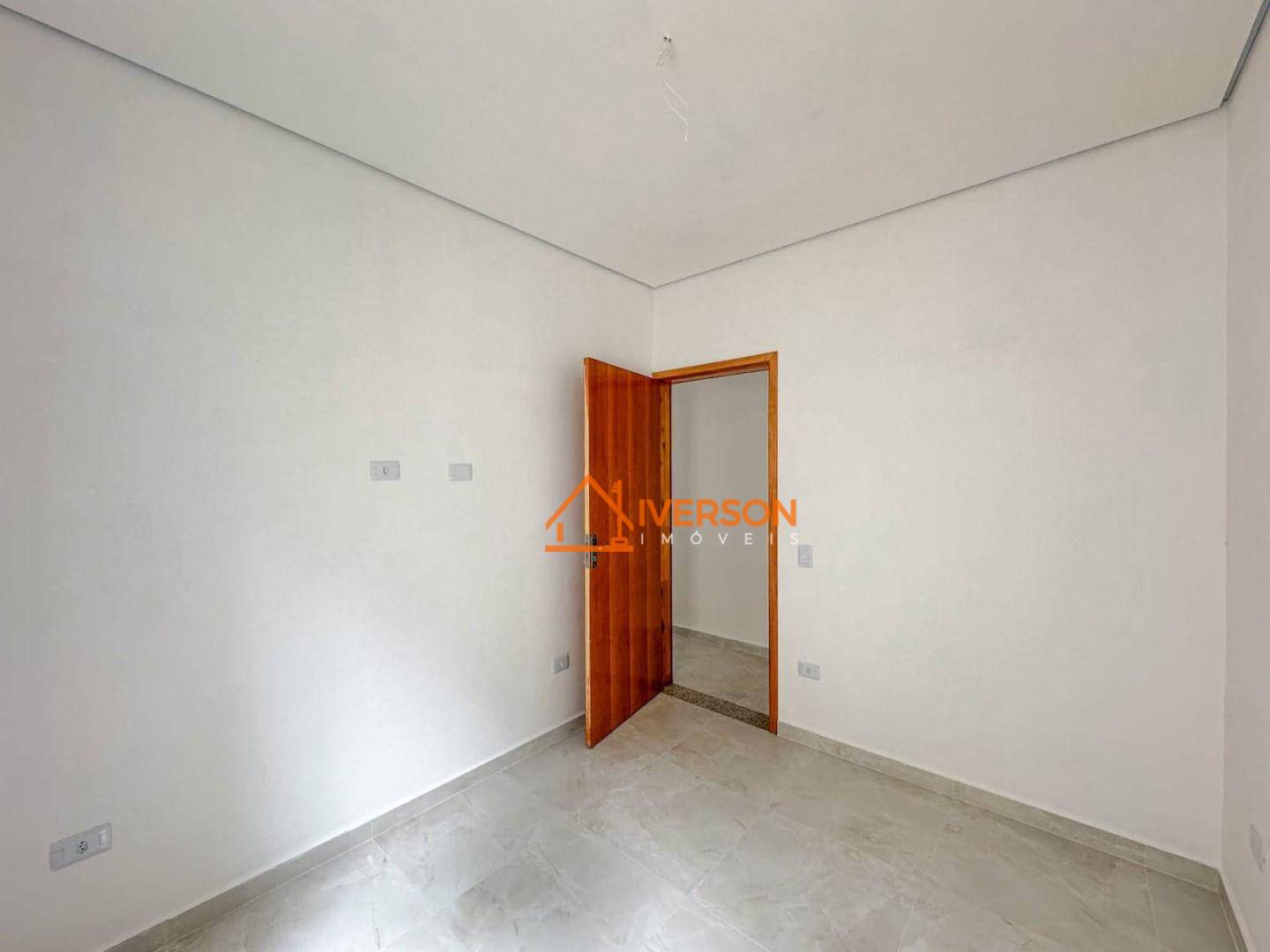 Casa à venda com 3 quartos, 90m² - Foto 13