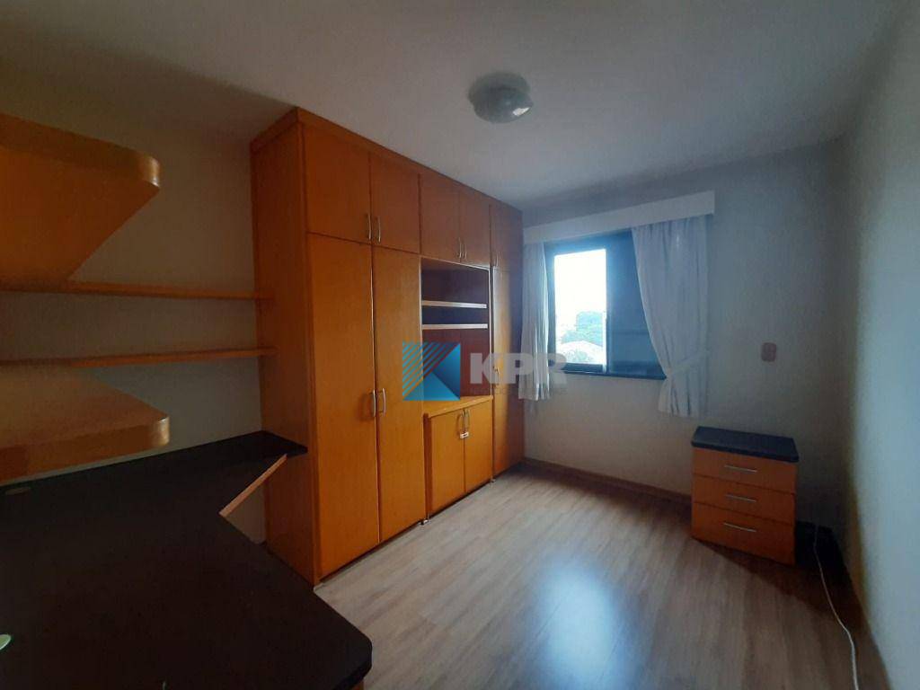 Apartamento para alugar com 3 quartos, 82m² - Foto 3