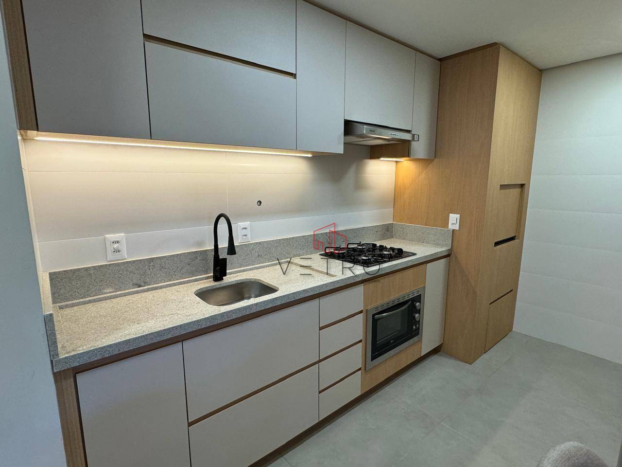 Apartamento à venda com 2 quartos, 67m² - Foto 3