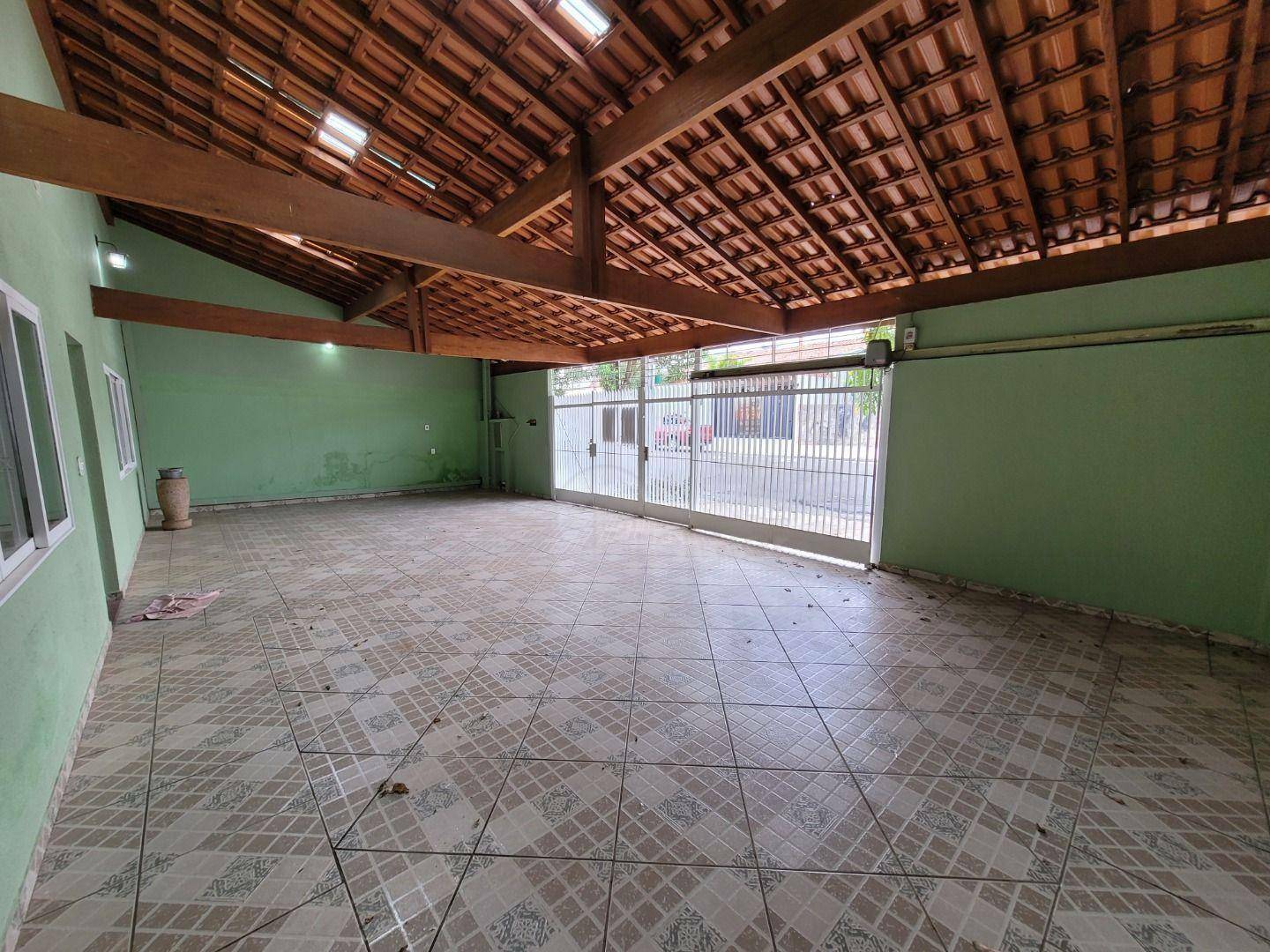 Casa à venda com 3 quartos, 312m² - Foto 4