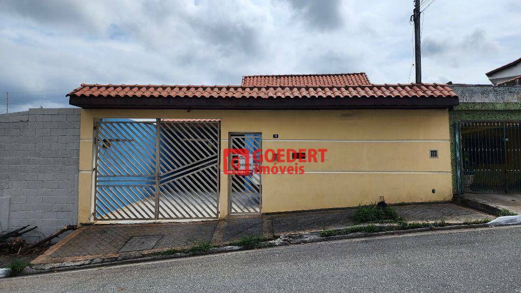 Casa à venda com 4 quartos, 238m² - Foto 2