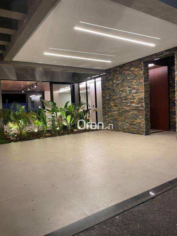 Sobrado à venda com 3 quartos, 250m² - Foto 1