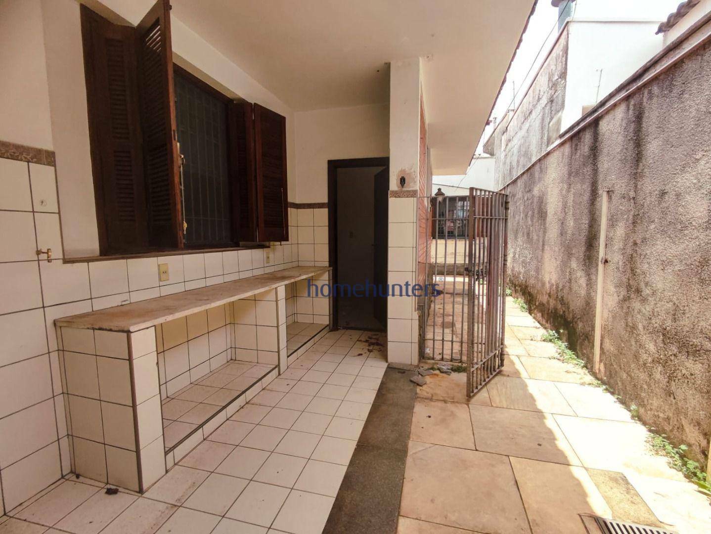 Casa para alugar com 4 quartos, 294m² - Foto 16