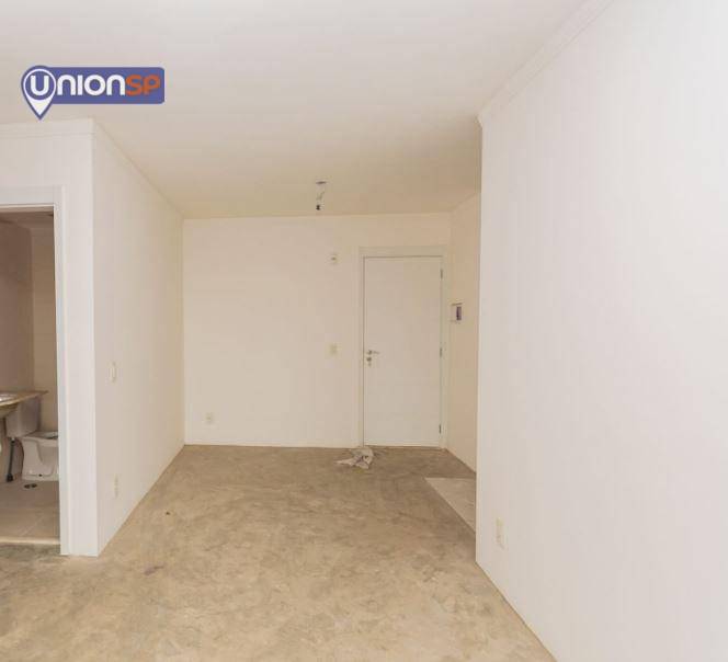 Apartamento à venda com 2 quartos, 70m² - Foto 3