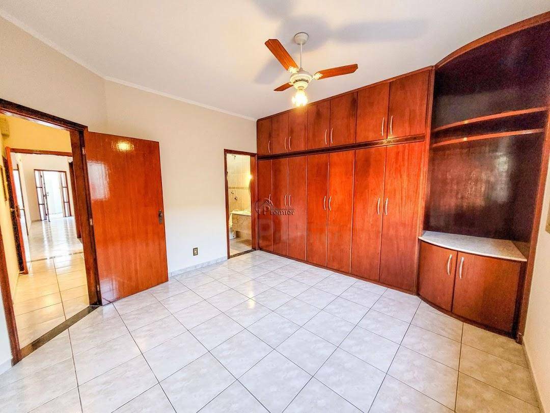 Casa para alugar com 3 quartos, 250m² - Foto 33