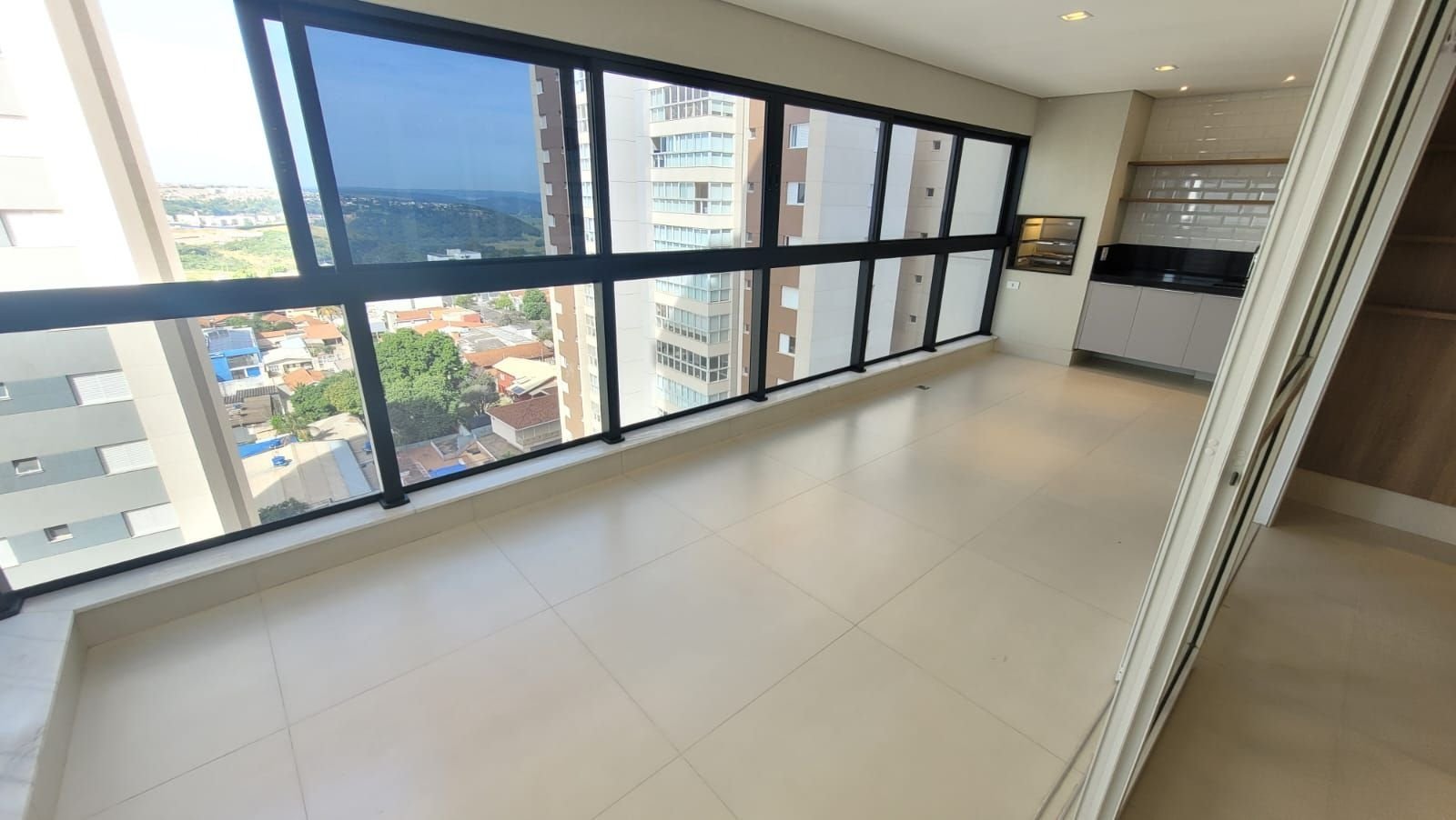 Apartamento à venda com 3 quartos, 156m² - Foto 12