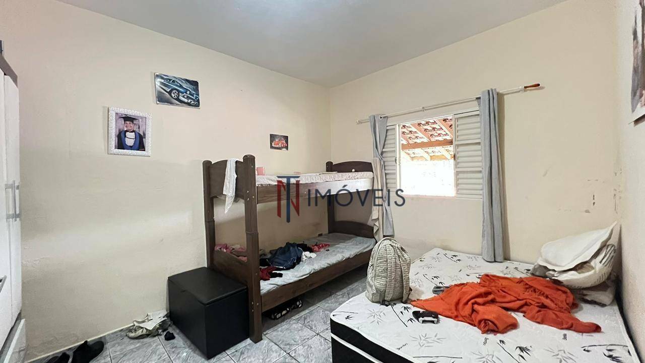 Casa à venda com 5 quartos, 200m² - Foto 27