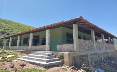 Fazenda à venda com 3 quartos, 232m² - Foto 2