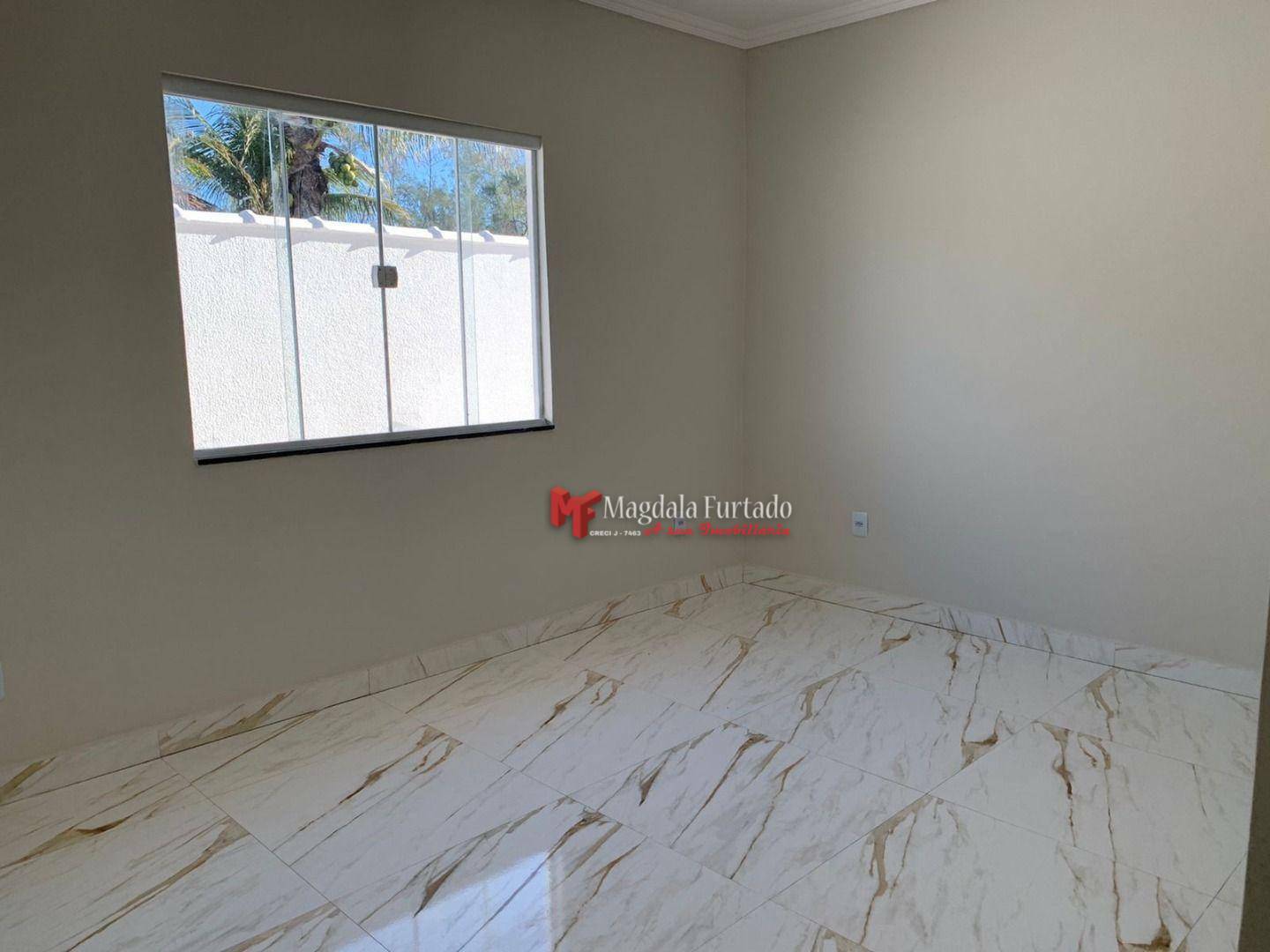 Casa à venda com 2 quartos, 105m² - Foto 2