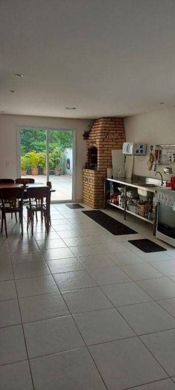 Casa de Condomínio à venda com 4 quartos, 240m² - Foto 4