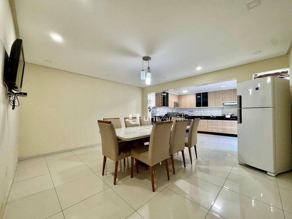 Casa, 3 quartos, 232 m² - Foto 5