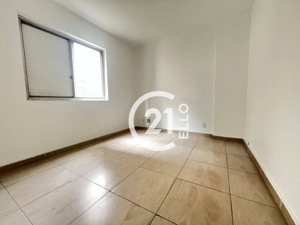 Apartamento para alugar com 3 quartos, 157m² - Foto 4