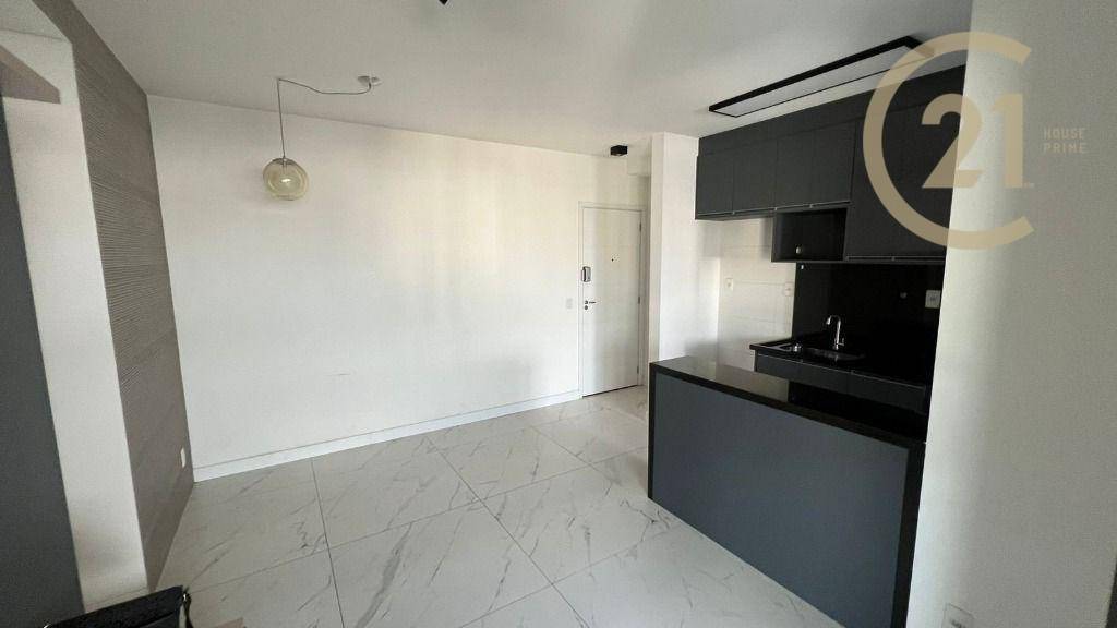 Apartamento à venda com 2 quartos, 67m² - Foto 2