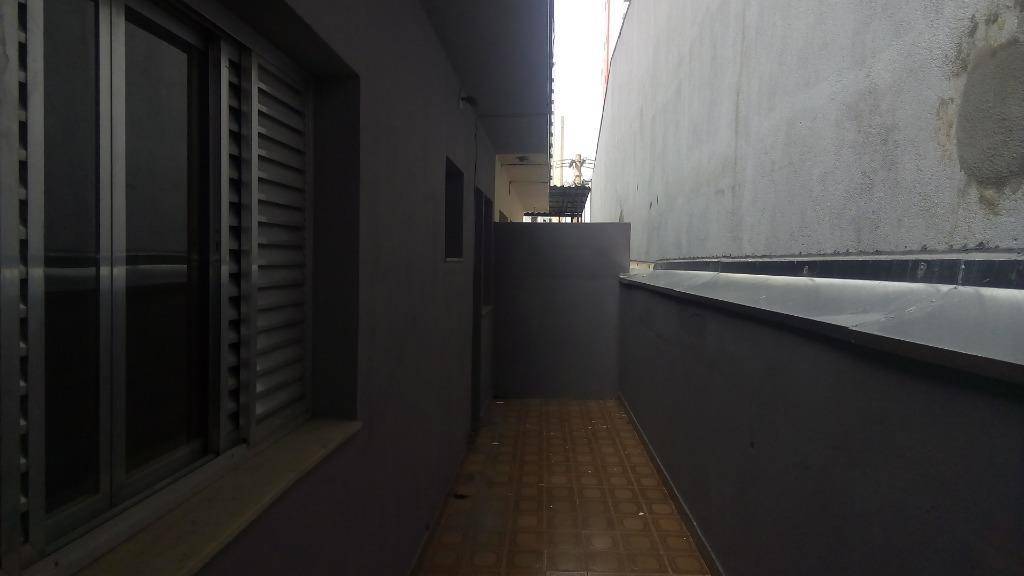 Casa para alugar com 2 quartos, 140m² - Foto 13