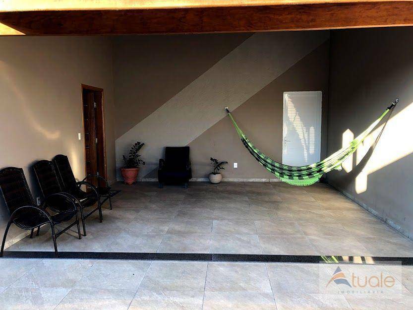 Casa à venda com 3 quartos, 145m² - Foto 1