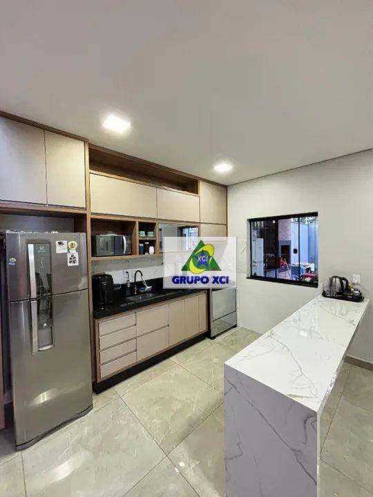 Casa para alugar com 5 quartos, 190m² - Foto 8