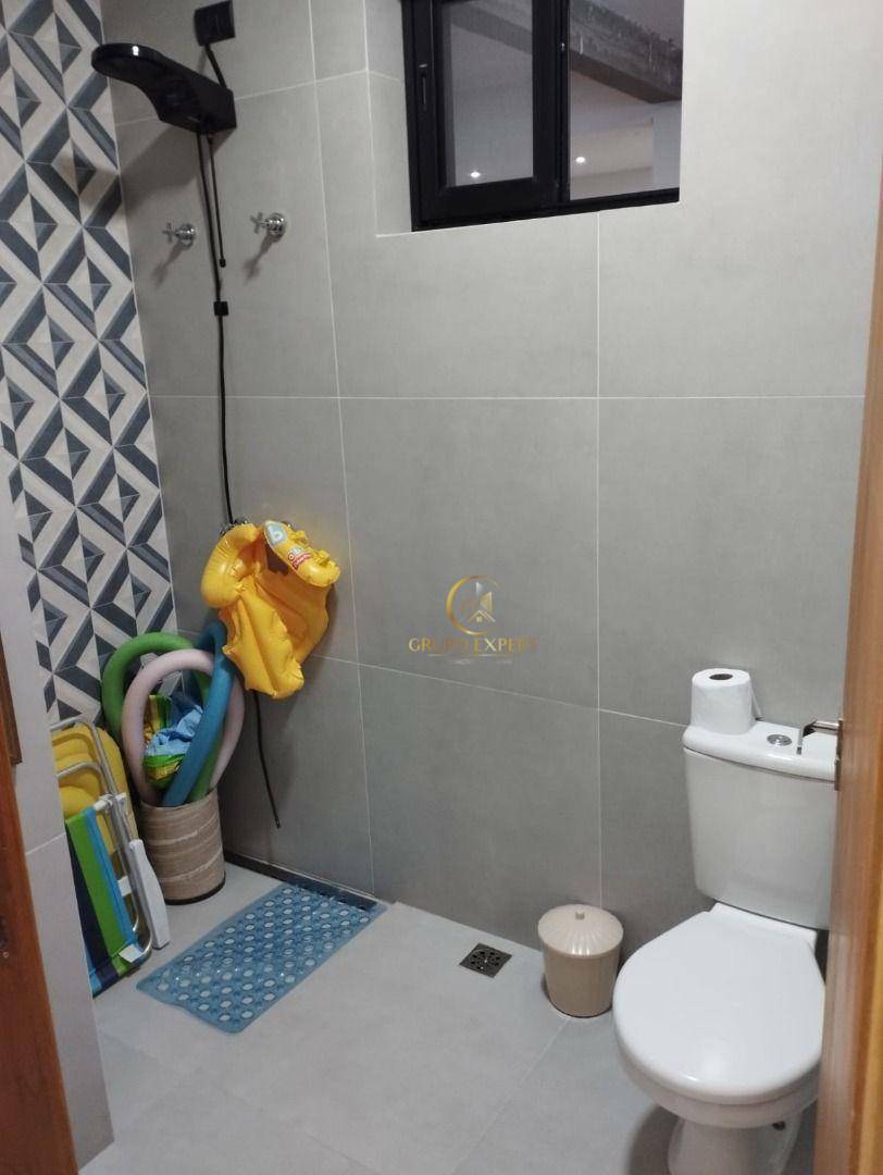 Casa de Condomínio à venda com 3 quartos, 233m² - Foto 3