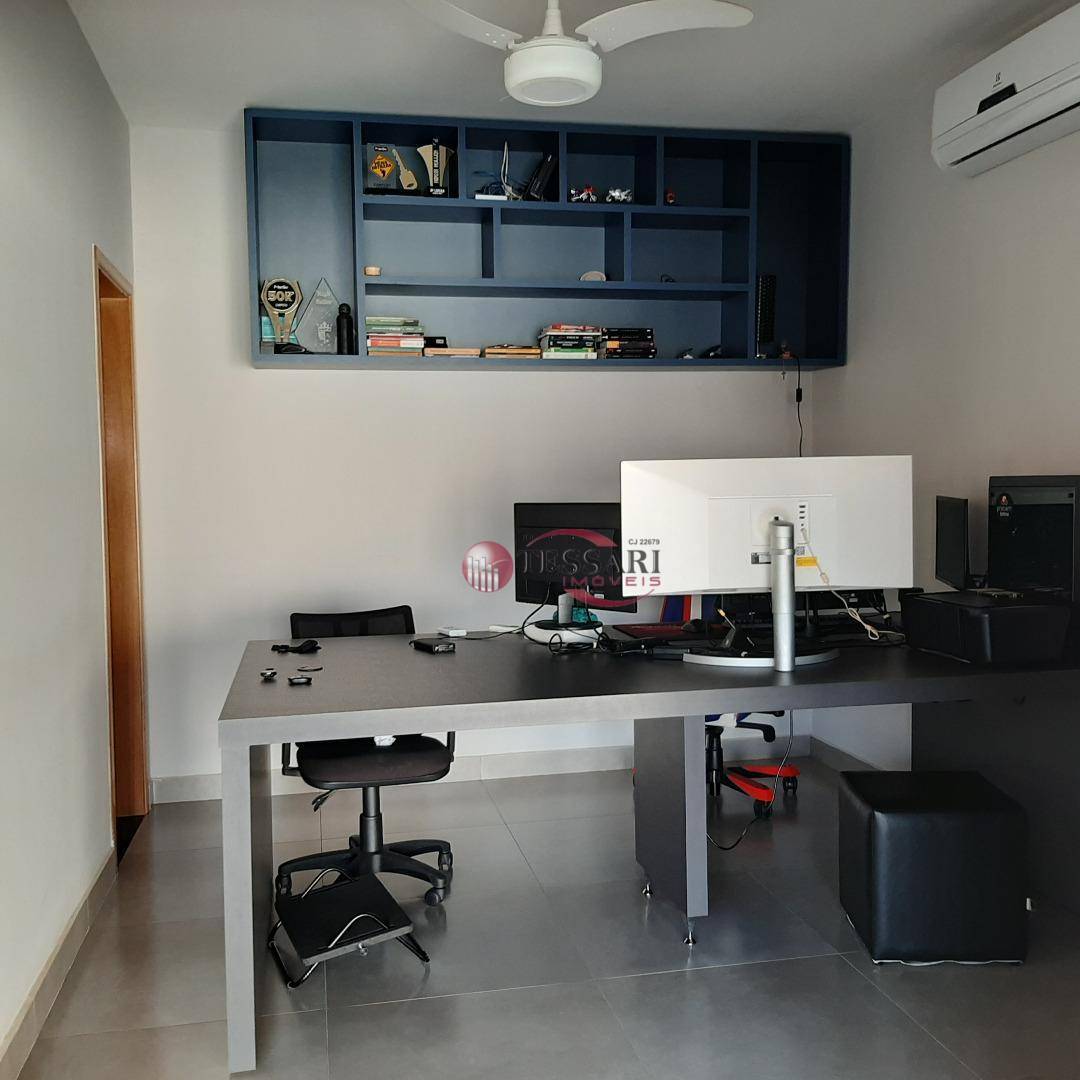 Casa à venda com 3 quartos, 330m² - Foto 11