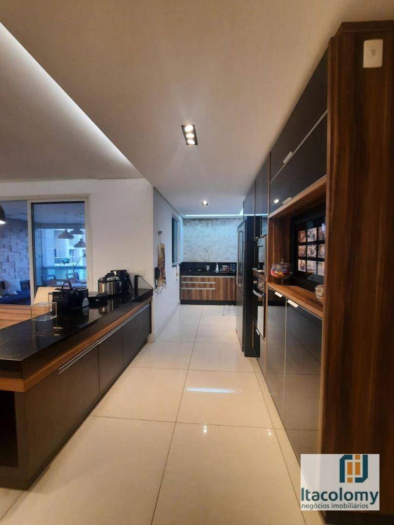 Apartamento à venda com 3 quartos, 156m² - Foto 9